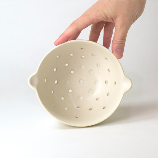 Passoire à petits fruits blanc mat
